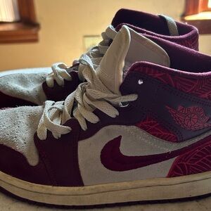 Jordan Kids Sneakers in Maroon and White
